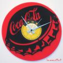 Doppio disco in vinile nero raffigurazione tappo CocaCola con fondo rosso