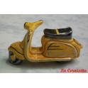 Lambretta in ceramica colore miele