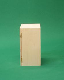 Scatola in legno 21,5x17xh11 con coperchio a battuta e cerniere ottone.  Laboratorio Artigianale Studio La Cornicetta.