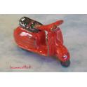 Lambretta in ceramica colore rosso decoro platino lavorazione a mano